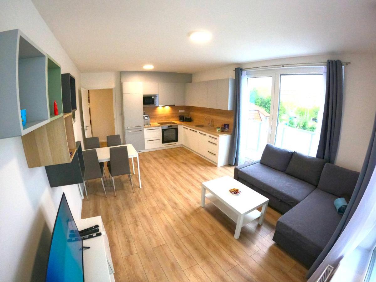 Brand New Apartment By Hockey Stadium Bratysława Zewnętrze zdjęcie